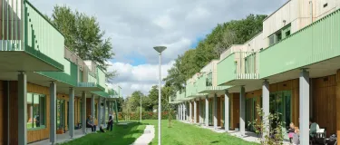 Voortuin appartementencomplex met modulaire modules
