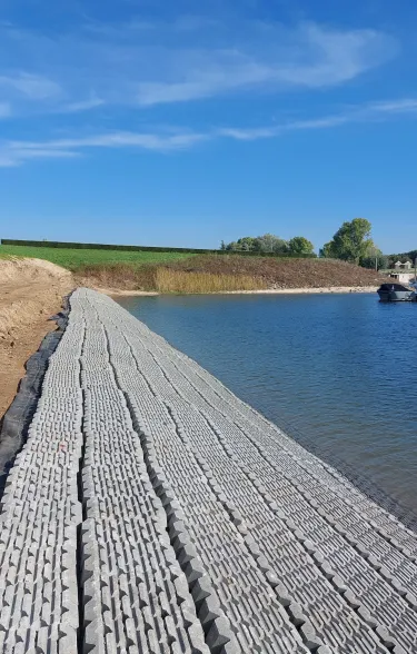 Plaatsen Betomat PE-GR in de Jachthaven Lathum