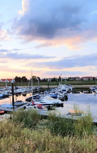 Oeverversteviging in Jachthaven Lathum in Dusseldorp