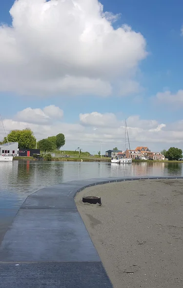 Kademuren (Betowall) in Goes aan de Goese Diep
