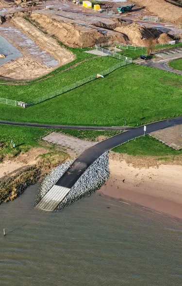 Luchtfoto hellingbaan van Betomatten in Salmsteke