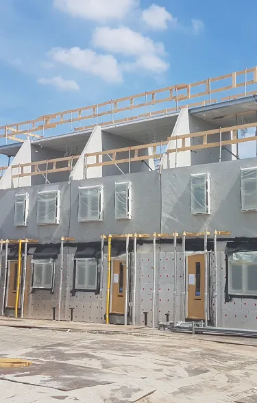 Prefab beton binnenwanden met ingestort kozijnen in Schiedam