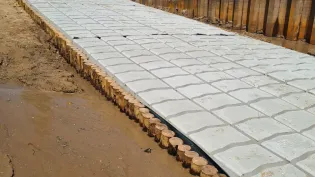 Hellingbaan van Betomatten GS-VB in Salmsteke