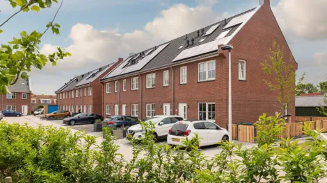 Opgeleverde woningen in Herkingen van prefab betonnen binnenwanden