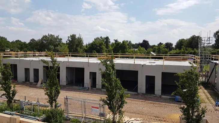 Bouwplaats in Leusden met prefab betonnen wanden