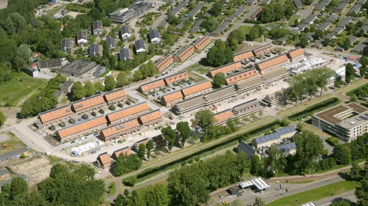 Luchtfoto van geprefabriceerde woningen