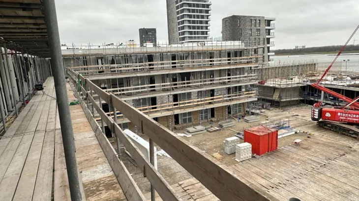 Nieuwbouw appartementen in Maassluis met prefab betonwanden