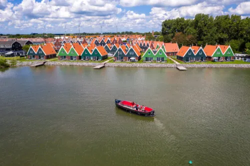 Luchtfoto Greenparks Volendam van prefab beton wanden