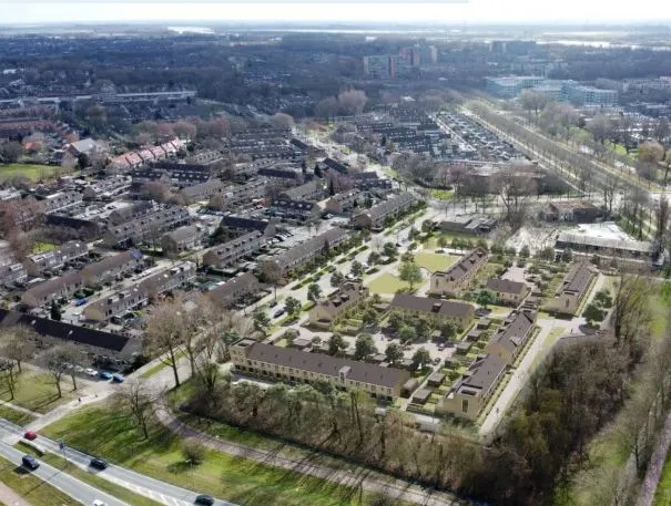 Luchtfoto van nieuwbouwwijk Vlietpark in Hoogvliet