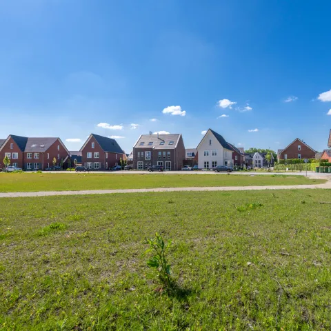 Aan de rand van de groene nieuwbouwwijk in Prinsenbeek