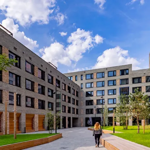 The City nieuwbouw studentencomplex in Tilburg met groene binnentuin