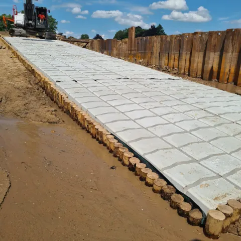 Hellingbaan van Betomatten GS-VB in Salmsteke