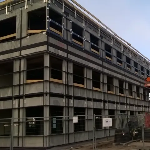 Hoofdkantoor Waalbouw in Vlaardingen met prefab beton binnenwanden