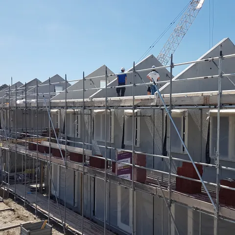 Prefab binnenwanden en prefab toppen van grondgebonden woningen